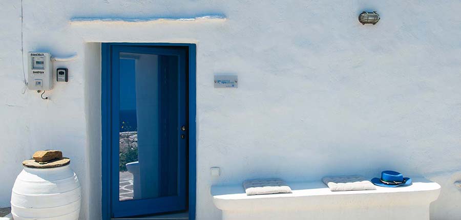 Η είσοδος του Castle tiny house στη Σίφνο