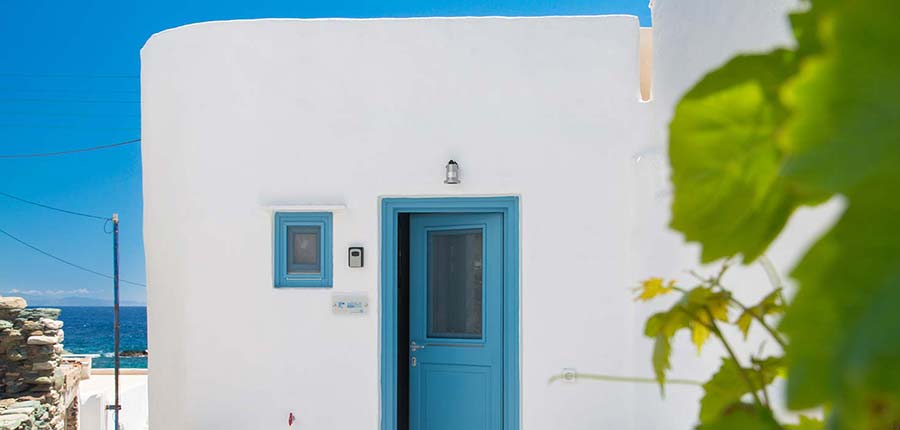 Η είσοδος του Seralia seaside στη Σίφνο