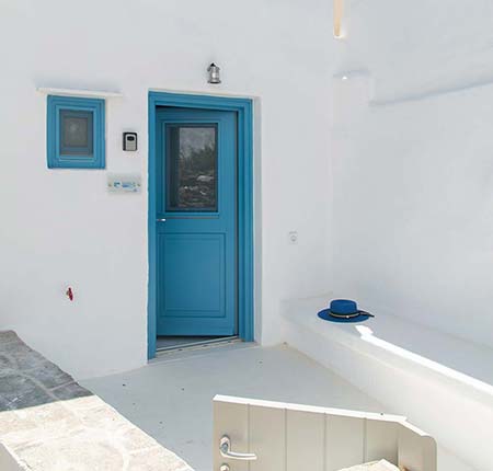 Η αυλή του σπιτιού