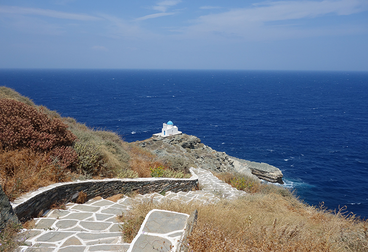 Το εκκλησάκι 7 Μάρτυρες στο Κάστρο της Σίφνου