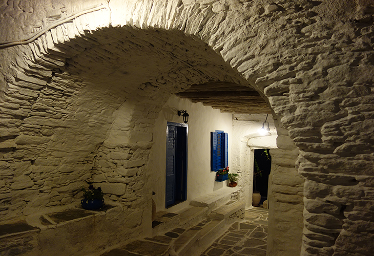 Λότζια-είσοδος στο Κάστρο Σίφνου